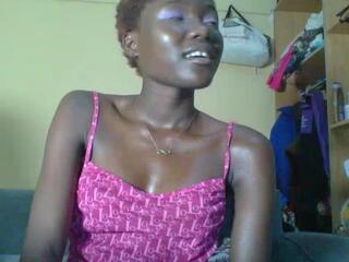 Vina Belle webcam model stream image