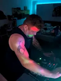 Wir2002Paar webcam model stream image