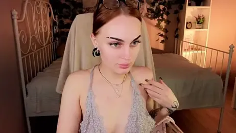 emlymur webcam model stream image