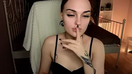 emlymur webcam model stream image