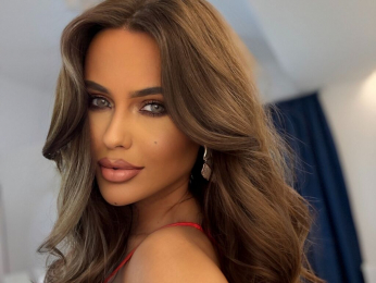 Anais webcam model stream image