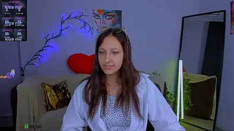 lau_ra_queen webcam model stream image