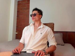 Lucian Noir webcam model stream image