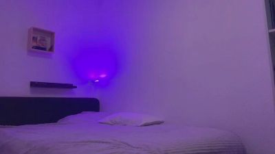 Larafoxok webcam model stream image