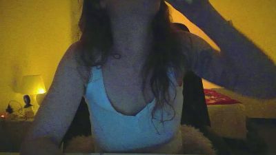 Larafoxok webcam model stream image