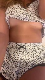 LaviniaM97 webcam model stream image