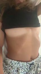 LaviniaM97 webcam model stream image