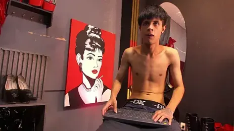 MikeHunteer webcam stripchat model stream image