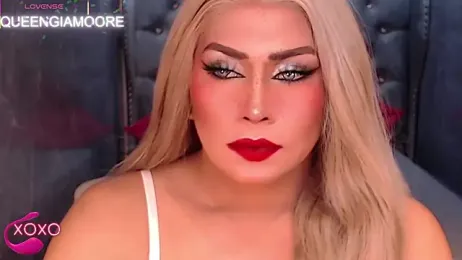 QueenGia_Ts webcam model stream image