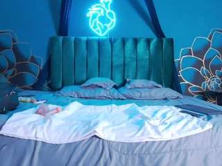 maylu-fox webcam model stream image