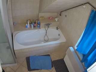 voyeurcam-julmodels-bath-2nd-1 webcam model stream image