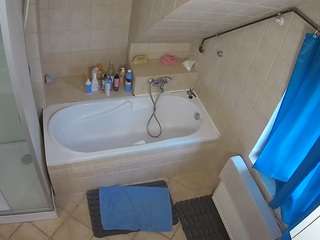 voyeurcam-julmodels-bath-2nd-1 webcam model stream image