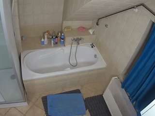 voyeurcam-julmodels-bath-2nd-1 webcam model stream image
