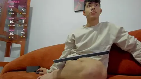 LoganTwink18 webcam model stream image