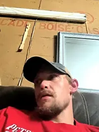 Midwestalpha webcam model stream image