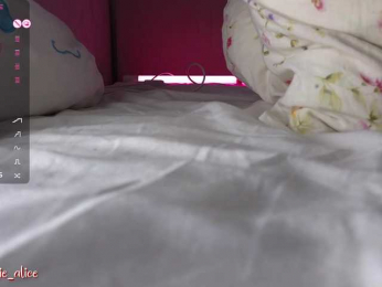 Alicee-tease webcam model stream image