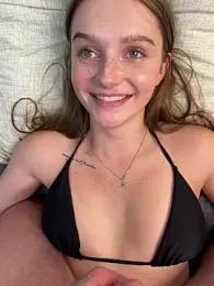 lovelly_molly webcam model stream image