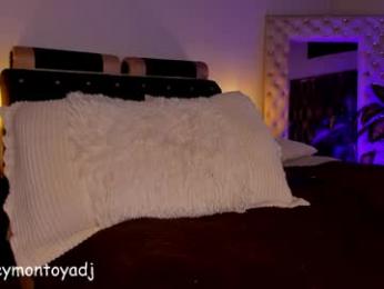 nut_foxx webcam model stream image