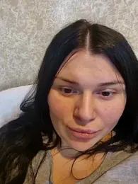 9Alice webcam model stream image