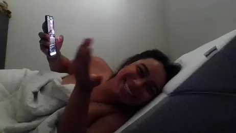 cinnaminnie webcam model stream image