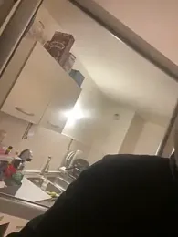 Rebeu-frozen- webcam model stream image