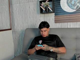 Dan Airen webcam flirt4free model stream image