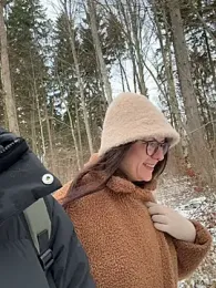 AvaFlowers6 webcam model stream image