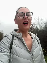 AvaFlowers6 webcam model stream image