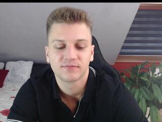 Leo Fowler webcam model stream image