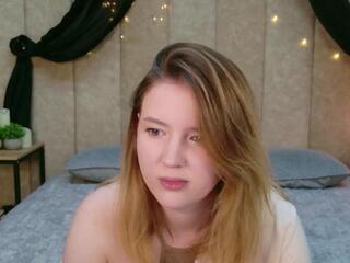 Laura Stellar webcam model stream image