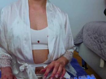Kris-Crystal webcam model stream image