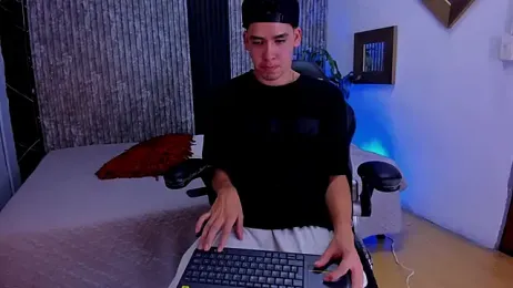 Mike_0233_ webcam model stream image