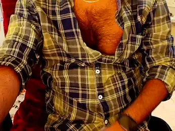 RuvoxXneXo webcam model stream image