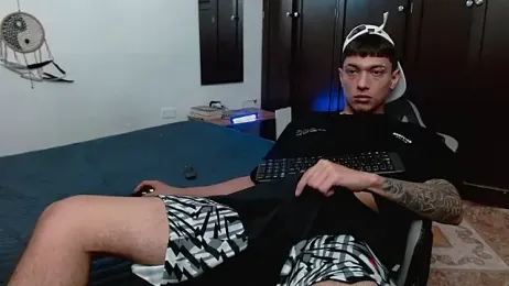 aaron_blug webcam stripchat model stream image