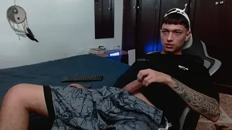 aaron_blug webcam model stream image