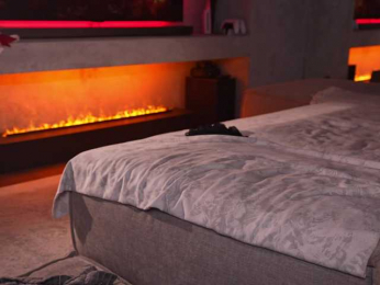 AlexisGrays webcam model stream image