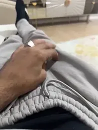 MAHKE12 webcam model stream image