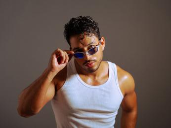 LianCruz webcam model stream image