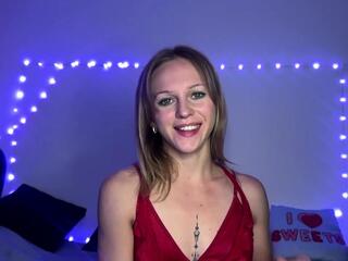 Vea Blond webcam model stream image