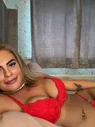 Poppsshawx webcam model stream image