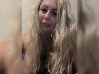 SweetJulia21 webcam model stream image