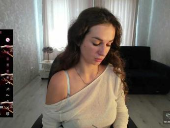 AdelinaGoddes webcam model stream image