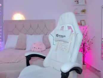 little_sweet_18 webcam model stream image