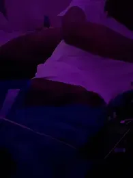 risktakinndolo webcam model stream image