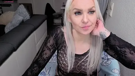 MIA-XXX webcam stripchat model stream image