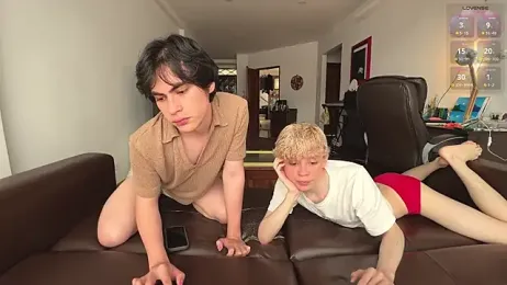 maple_and_neon webcam stripchat model stream image