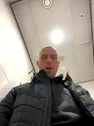 Rotteei1 webcam model stream image