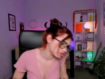 isabel_wave webcam model stream image