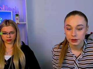 flora-nyx webcam model stream image