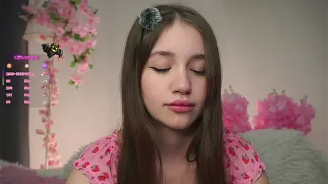 AmiLewis webcam stripchat model stream image